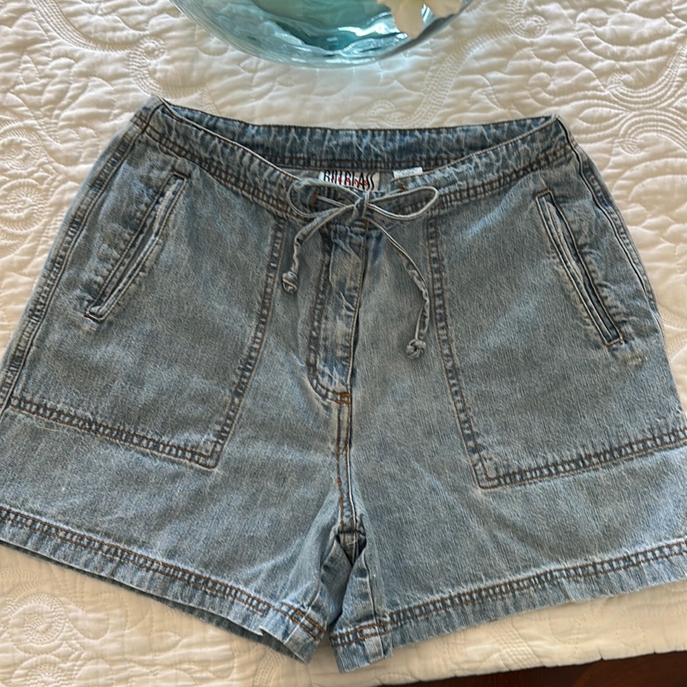 Bill Blass jeans vintage  high waist denim shorts size 10